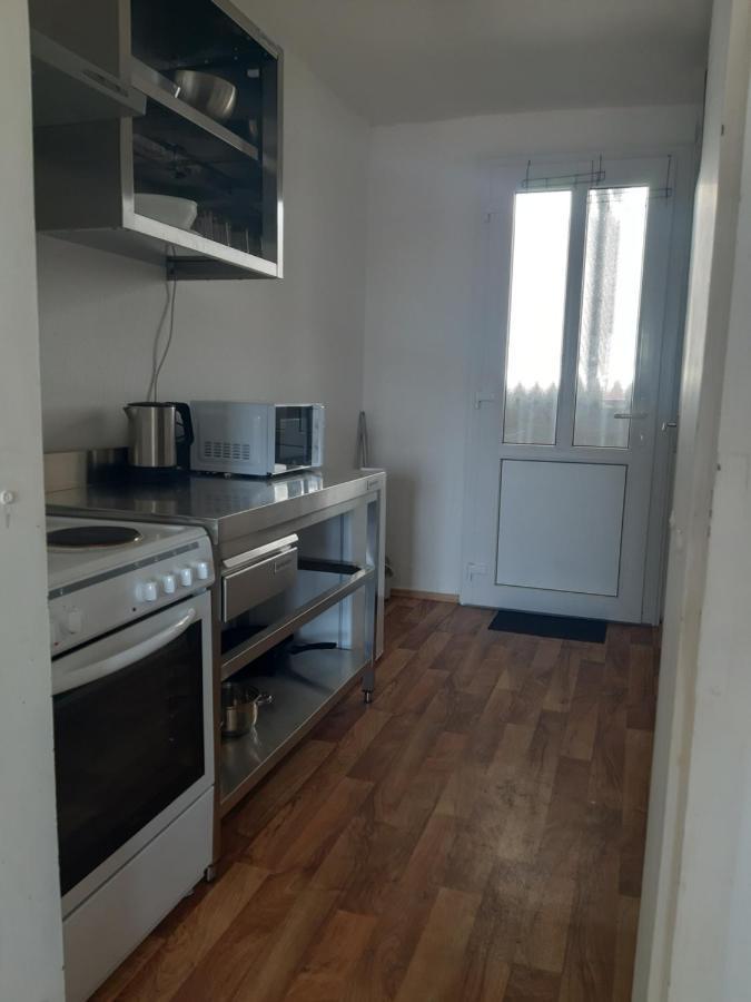 Mit Balkon In Apartment