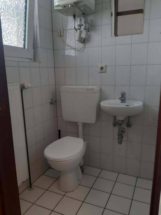 Mit Balkon In Apartment *